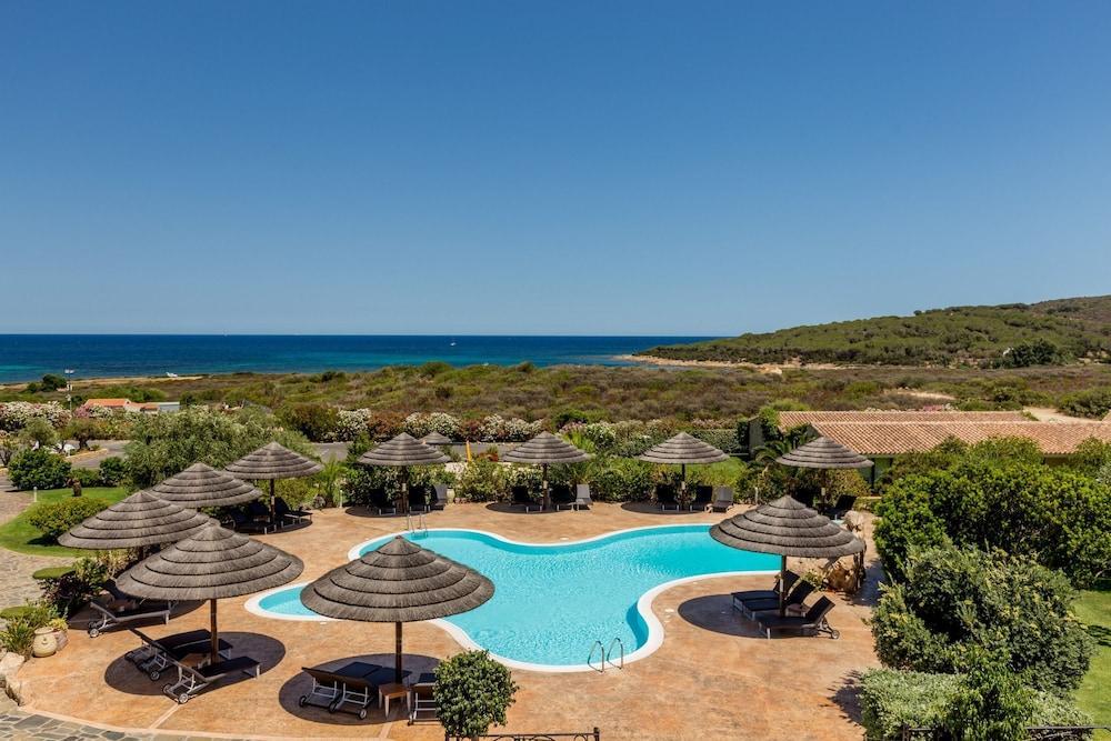 Hotel Costa Caddu San Teodoro  Buitenkant foto