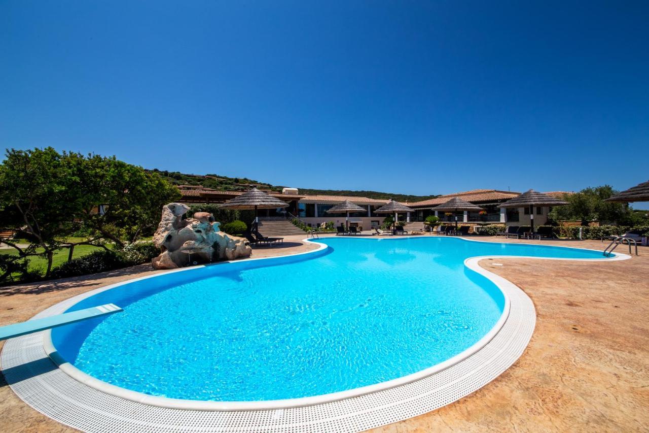 Hotel Costa Caddu San Teodoro  Buitenkant foto