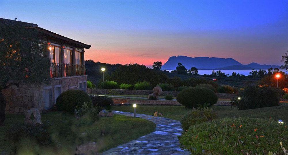 Hotel Costa Caddu San Teodoro  Buitenkant foto