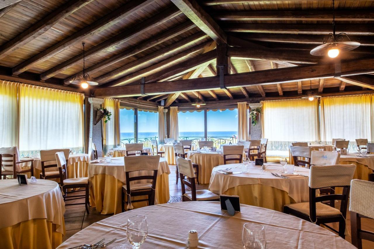 Hotel Costa Caddu San Teodoro  Buitenkant foto