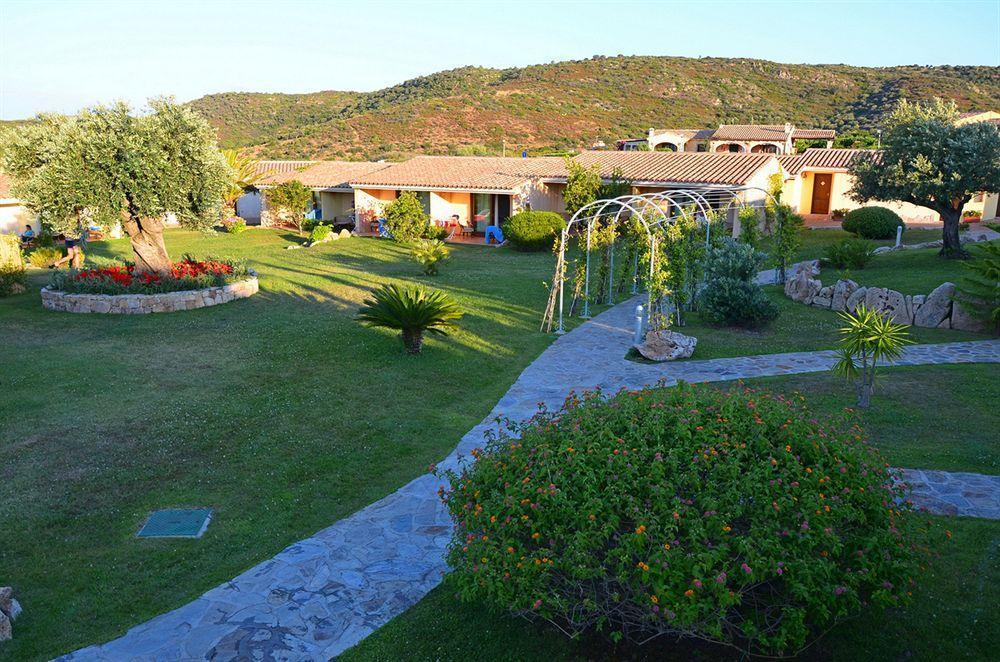 Hotel Costa Caddu San Teodoro  Buitenkant foto