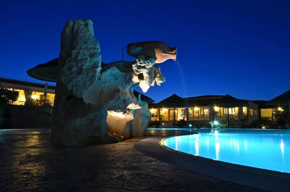 Hotel Costa Caddu San Teodoro  Buitenkant foto
