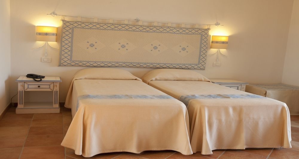 Hotel Costa Caddu San Teodoro  Buitenkant foto